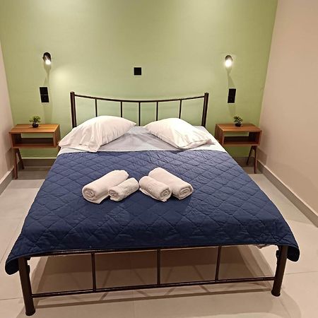 Newly Renovated Apartment Next To The Port Mantouki ภายนอก รูปภาพ