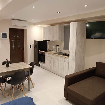 Newly Renovated Apartment Next To The Port Mantouki ภายนอก รูปภาพ