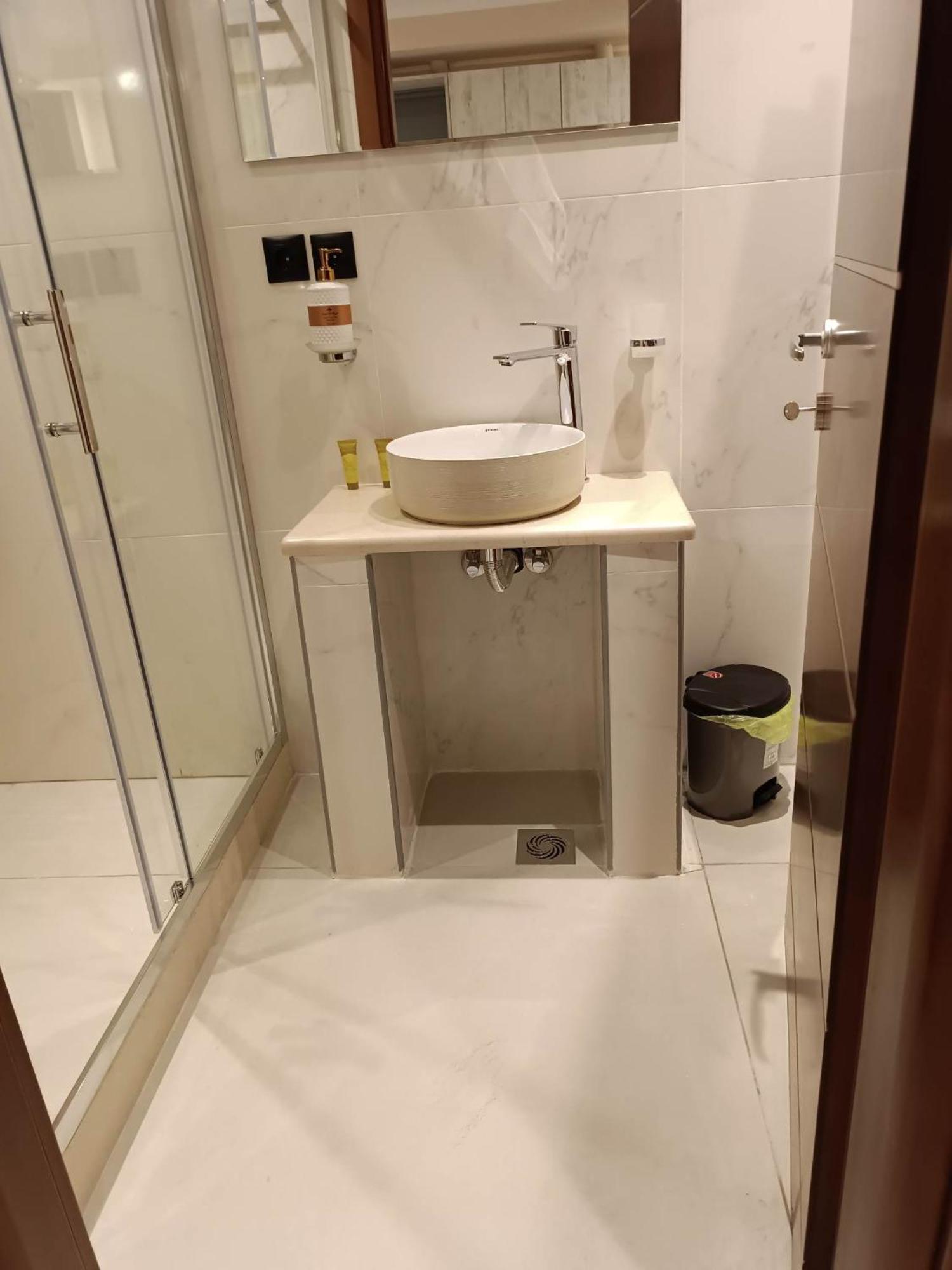Newly Renovated Apartment Next To The Port Mantouki ภายนอก รูปภาพ