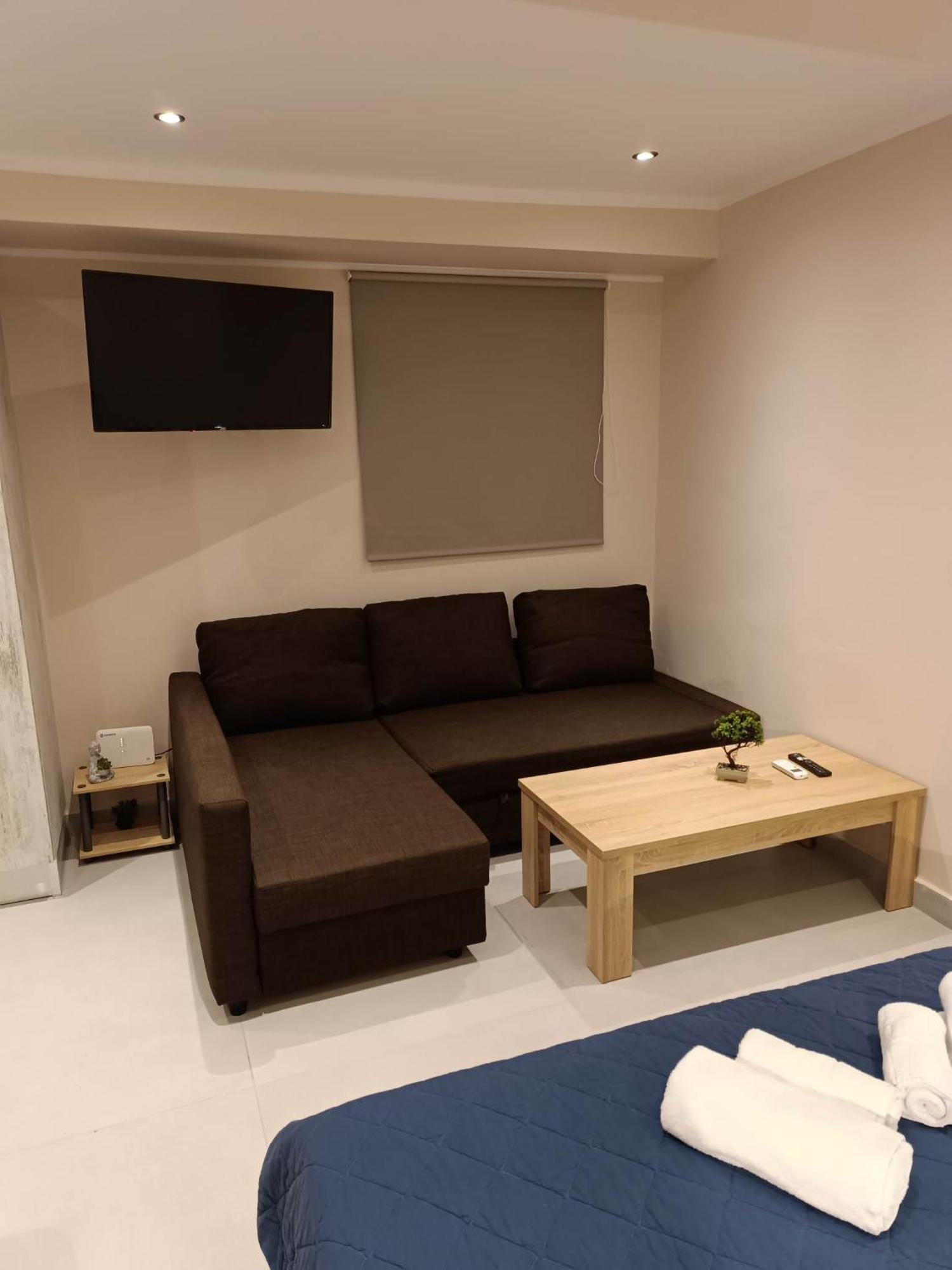 Newly Renovated Apartment Next To The Port Mantouki ภายนอก รูปภาพ