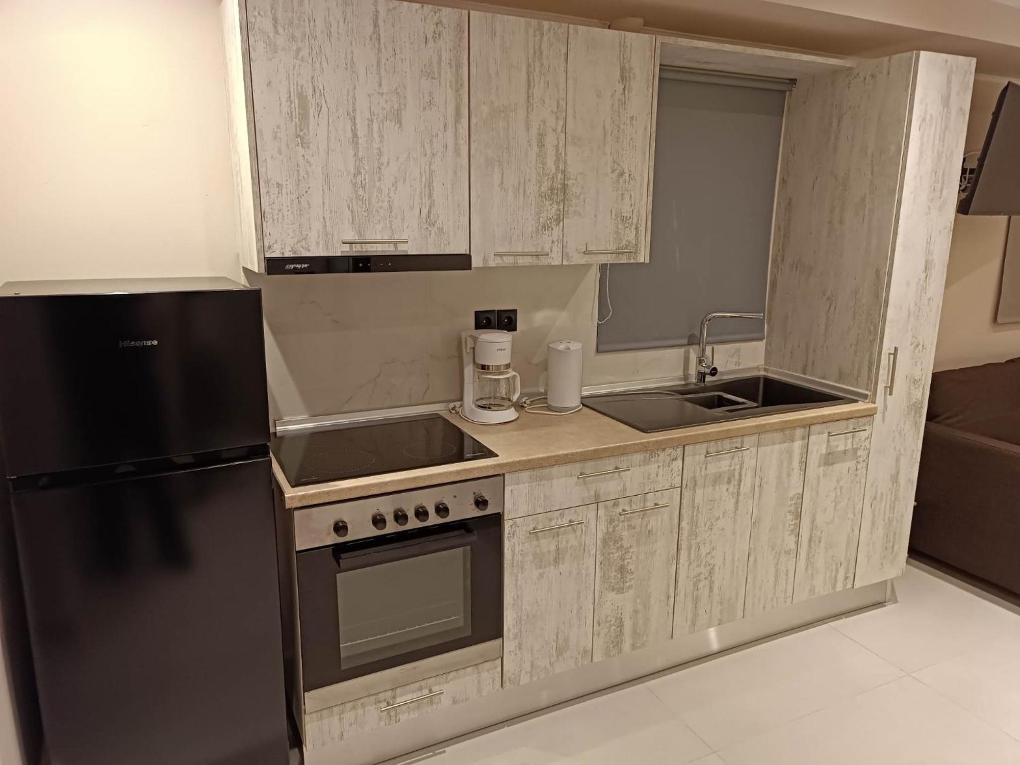 Newly Renovated Apartment Next To The Port Mantouki ภายนอก รูปภาพ